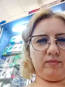 LustyyX online show from July 12, 2026, 12:17 pm