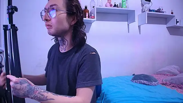 annyharriis online show from May 6, 2026, 10:36 pm
