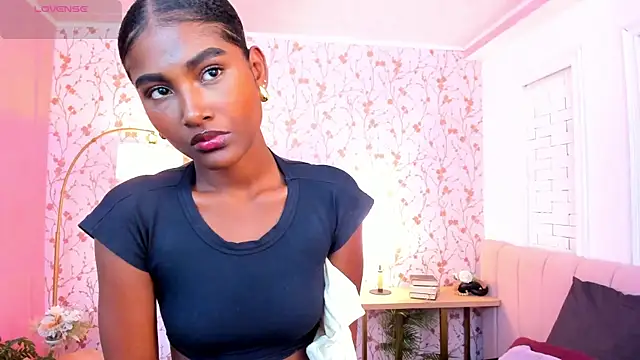 halleylorens online show from June 17, 2026, 7:13 pm