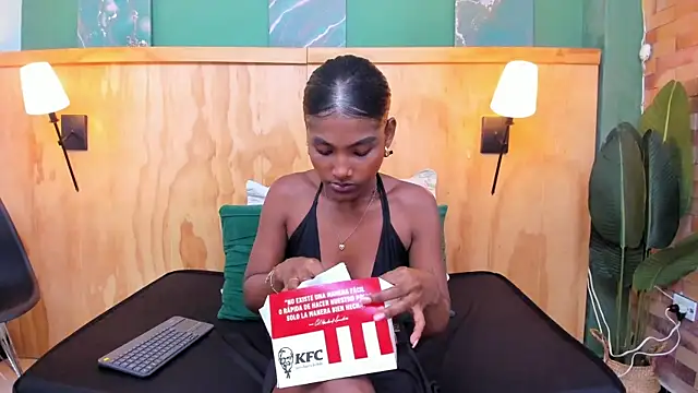 halleylorens online show from February 25, 2026, 7:25 pm