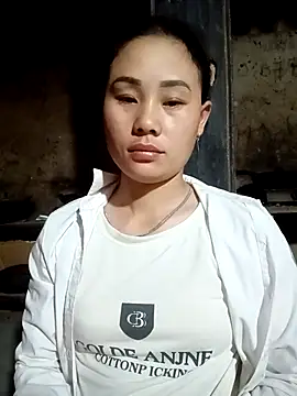 Snapshot of Ruaiuoi chatting on March 4, 2026, 10:17 pm Ruaiuoi online show from March 4, 2026, 10:17 pm