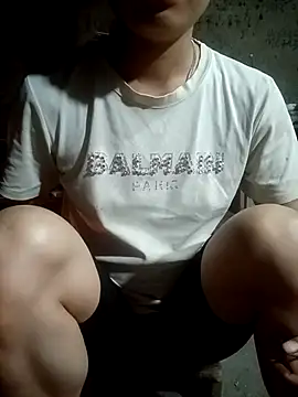 Snapshot of Ruaiuoi chatting on April 28, 2026, 10:14 pm Ruaiuoi online show from April 28, 2026, 10:14 pm
