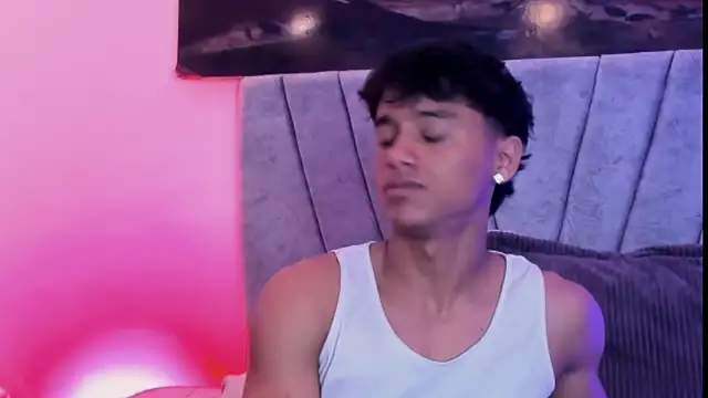 Snapshot of ZYZZ1312 chatting on November 21, 2025, 7:35 pm ZYZZ1312 online show from November 21, 2025, 7:35 pm