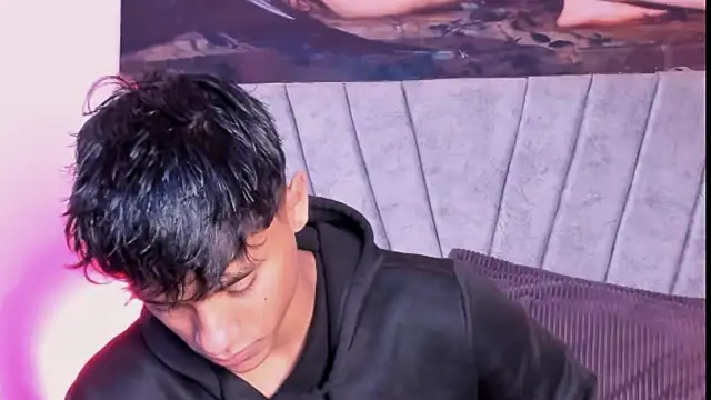 Snapshot of ZYZZ1312 chatting on October 31, 2025, 6:04 pm ZYZZ1312 online show from October 31, 2025, 6:04 pm