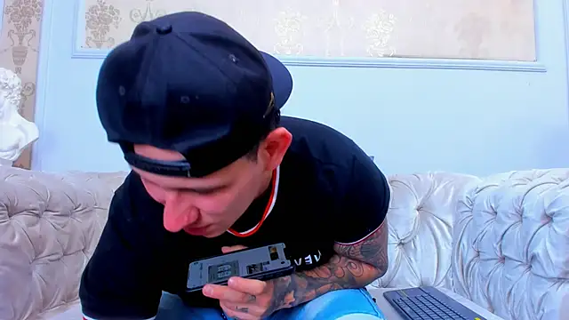 Scott Clark online show from November 8, 2025, 11:03 am