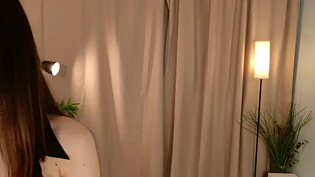 lisabaus online show from November 25, 2025, 7:08 am