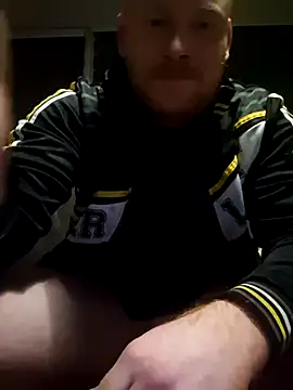 Snapshot of svenni2525 chatting on November 5, 2025, 12:03 am svenni2525 online show from November 5, 2025, 12:03 am