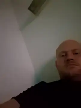 svenni2525 online show from May 3, 2026, 5:16 pm