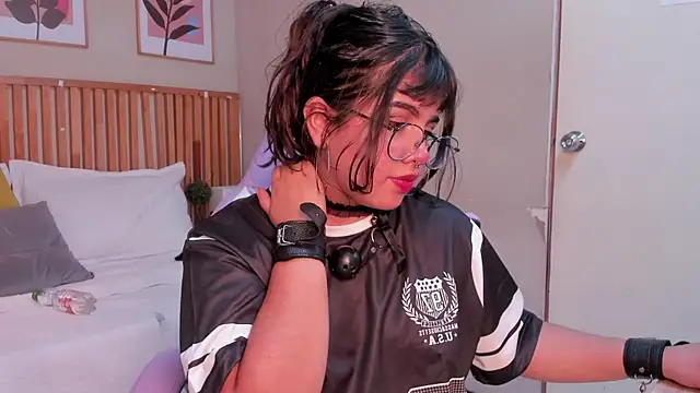 Snapshot of Zara_Snow chatting on November 8, 2025, 1:20 am Zara Snow online show from November 8, 2025, 1:20 am