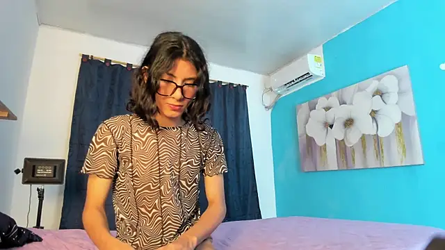 Snapshot of angel_hasss chatting on September 14, 2025, 2:45 am angel hasss online show from September 14, 2025, 2:45 am