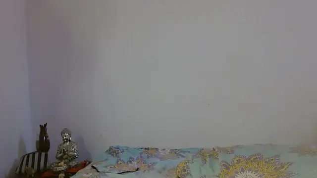 naiaratobon   online show from February 15, 2026, 2:38 pm