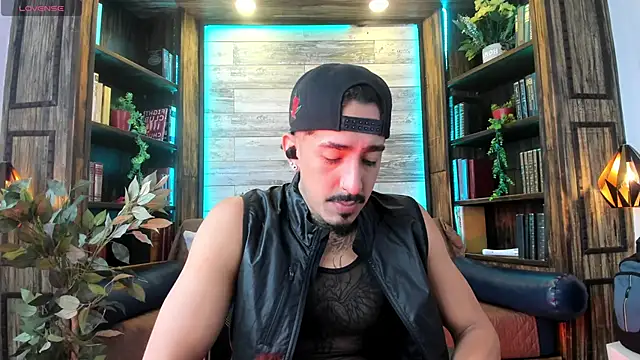 Snapshot of Donovan_Desmond chatting on June 3, 2026, 7:40 pm Donovan Desmond online show from June 3, 2026, 7:40 pm