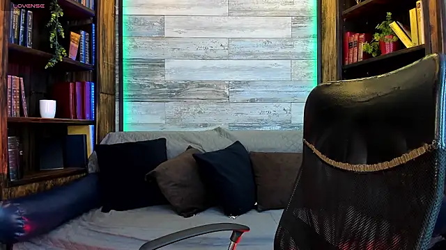 Donovan Desmond online show from March 10, 2026, 4:27 am