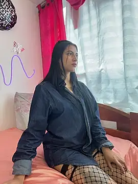 Snapshot of eve_linn99 chatting on October 19, 2025, 5:48 pm eve linn99 online show from October 19, 2025, 5:48 pm