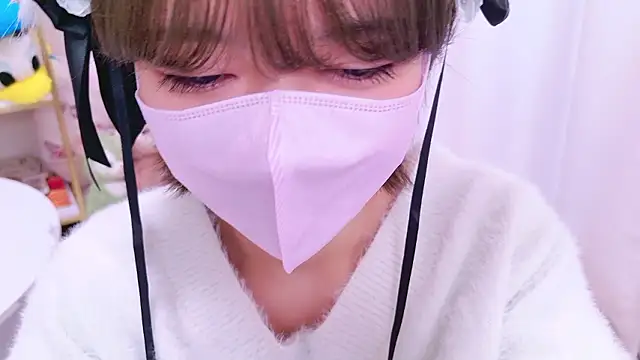 Azusa DoMybest online show from November 9, 2025, 4:16 am