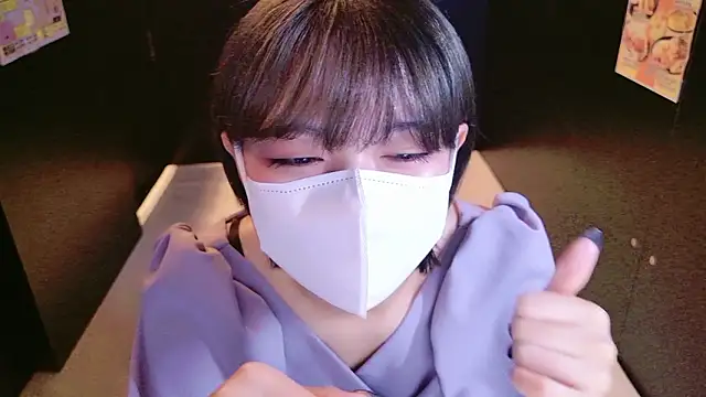 Azusa DoMybest online show from October 28, 2025, 5:18 am