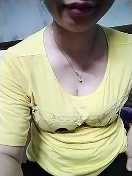 Snapshot of Mie_rose chatting on June 11, 2026, 12:32 am Mie rose online show from June 11, 2026, 12:32 am