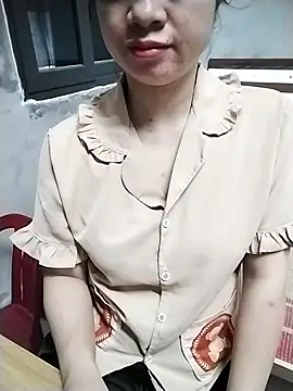 Mie rose online show from March 19, 2026, 2:22 am