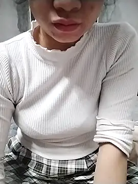 Mie rose online show from November 5, 2025, 1:36 pm