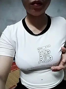 Mie rose online show from October 16, 2025, 2:03 pm