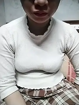 Mie rose online show from December 5, 2025, 2:32 am