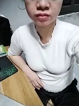 Mie rose online show from February 5, 2026, 12:23 pm