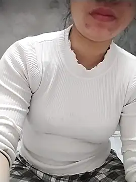 Mie rose online show from November 2, 2025, 12:54 pm