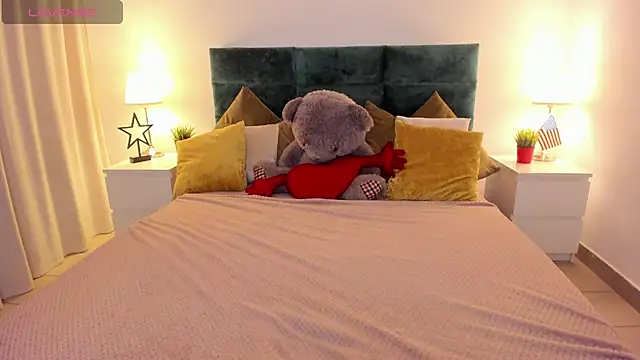 Snapshot of mishapallmer chatting on October 15, 2025, 8:22 am mishapallmer online show from October 15, 2025, 8:22 am