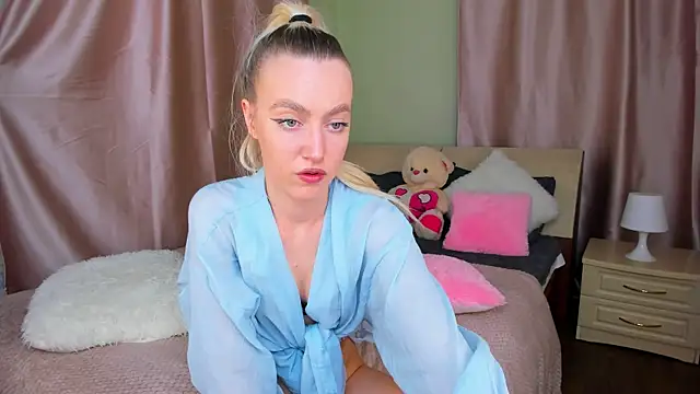 mishapallmer online show from April 30, 2026, 8:57 pm