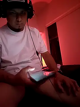 Snapshot of Caramelcumm0093 chatting on November 2, 2025, 1:43 am Caramelcumm0093 online show from November 2, 2025, 1:43 am