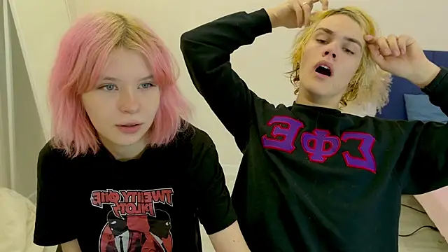 Bonnie And C1yde online show from November 5, 2025, 5:05 pm