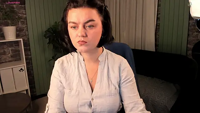 moodberry online show from November 17, 2025, 7:01 am