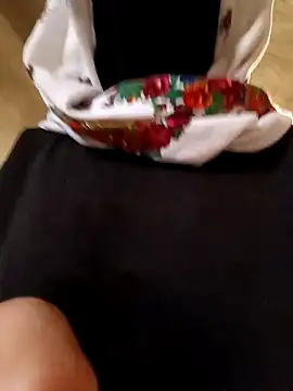 Snapshot of ezgi2545 chatting on October 25, 2025, 6:12 am ezgi2545 online show from October 25, 2025, 6:12 am