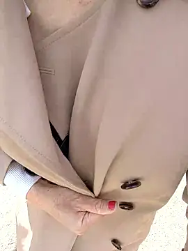 Snapshot of pink-mai chatting on March 27, 2026, 4:10 am pink-mai online show from March 27, 2026, 4:10 am