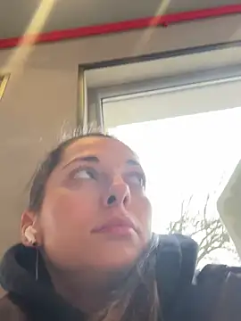 EllyLynn online show from March 15, 2026, 8:10 am