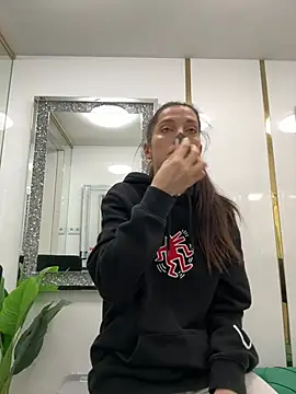 EllyLynn online show from February 28, 2026, 7:24 pm