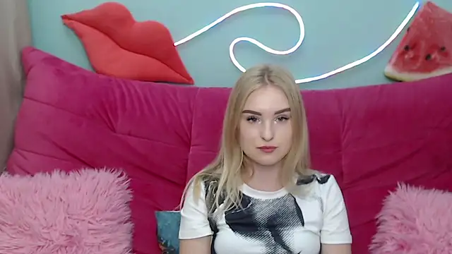 Snapshot of SofySofty chatting on November 19, 2025, 6:02 am SofySofty online show from November 19, 2025, 6:02 am