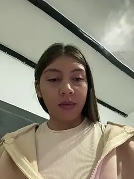 Snapshot of Sara-cooper2 chatting on June 3, 2026, 2:33 pm Sara-cooper2 online show from June 3, 2026, 2:33 pm