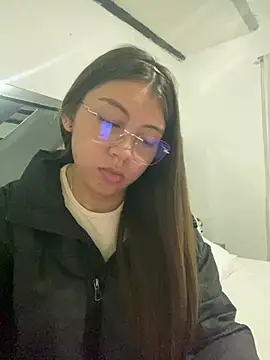 Sara-cooper2 online show from July 15, 2026, 1:07 pm