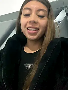 Sara-cooper2 online show from December 13, 2025, 8:04 pm