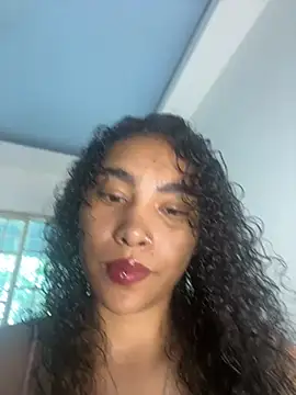 Snapshot of SophieD chatting on April 27, 2026, 12:58 pm SophieD online show from April 27, 2026, 12:58 pm