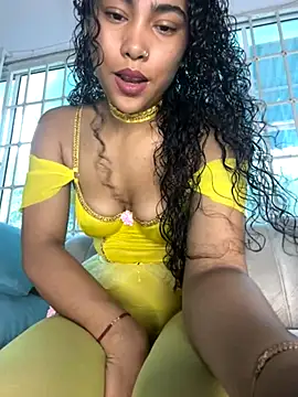 Snapshot of SophieD chatting on October 23, 2025, 1:43 pm SophieD online show from October 23, 2025, 1:43 pm