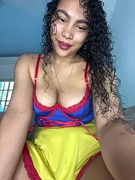 Snapshot of SophieD chatting on April 22, 2026, 12:12 pm SophieD online show from April 22, 2026, 12:12 pm