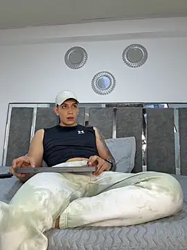 Snapshot of blackbullger_ chatting on October 25, 2025, 11:42 am blackbullger online show from October 25, 2025, 11:42 am