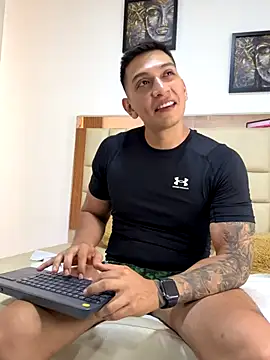 Snapshot of blackbullger_ chatting on October 15, 2025, 6:38 pm blackbullger online show from October 15, 2025, 6:38 pm