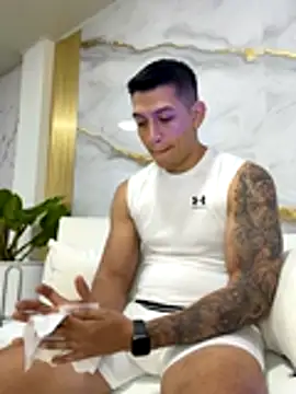 Snapshot of blackbullger_ chatting on November 11, 2025, 11:38 am blackbullger online show from November 11, 2025, 11:38 am