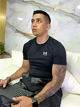 Snapshot of blackbullger_ chatting on November 10, 2025, 11:37 am blackbullger online show from November 10, 2025, 11:37 am