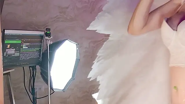 julyana mendez online show from October 31, 2025, 7:10 pm