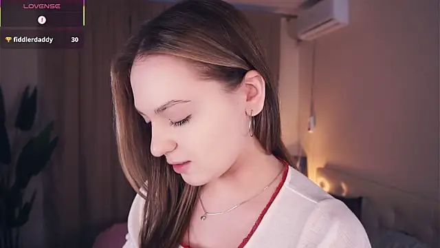 NguyetHankey online show from December 16, 2025, 6:17 am