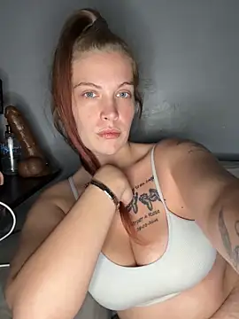 Snapshot of LittleRedMilf chatting on September 13, 2025, 9:04 pm LittleRedMilf online show from September 13, 2025, 9:04 pm